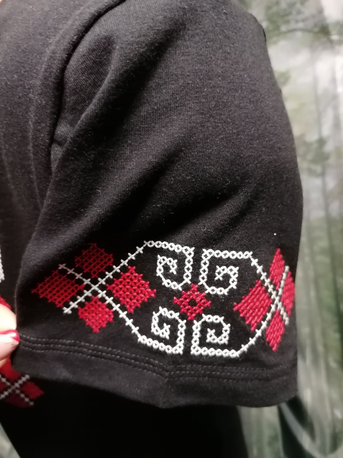 Мъжка тениска с шевица „Сила“