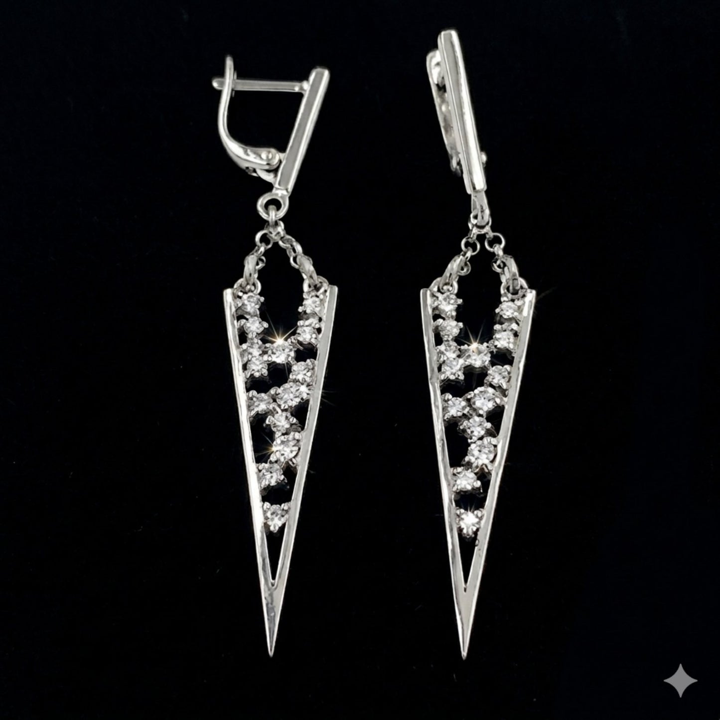 8000117 Сребърна бижутерия от България