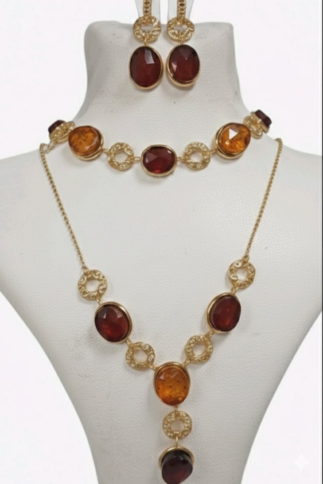 Сребърни бижута с кехлибар и позлата. Кехлибар със сребро.