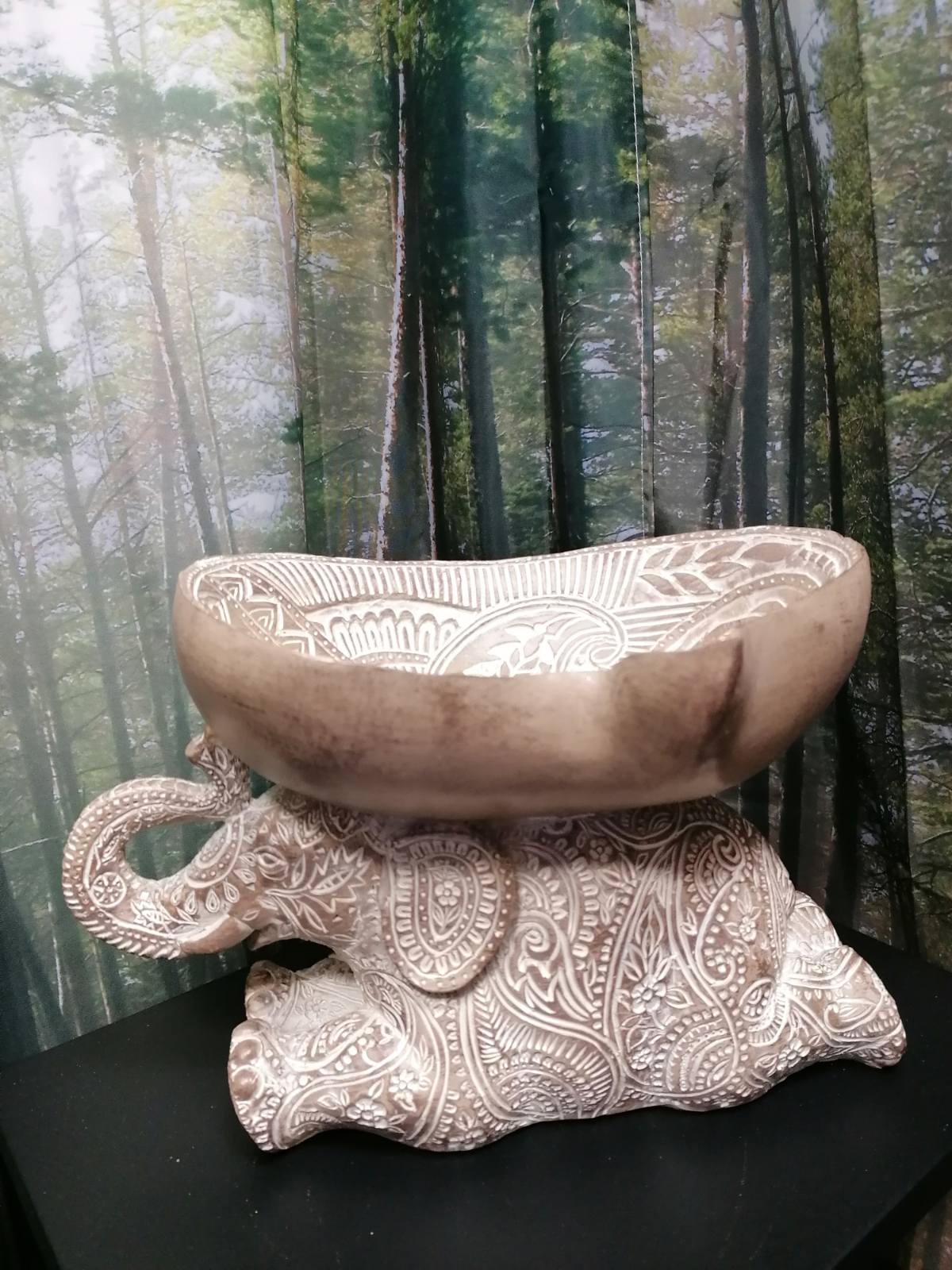 Elephant fruit bowl