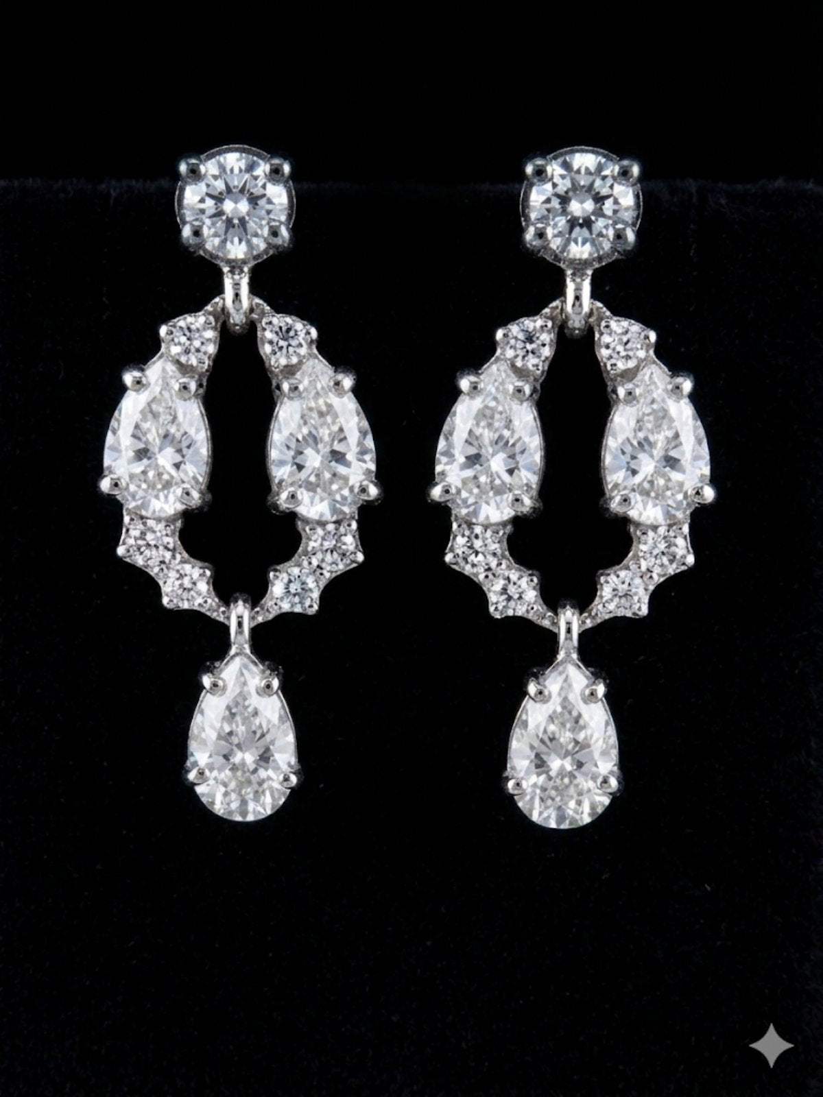 8000611 Сребърна бижутерия от България