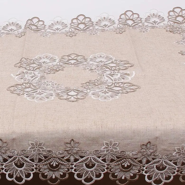 6384 Луксозна покривка за маса 130/180 Празнична покривка за маса.