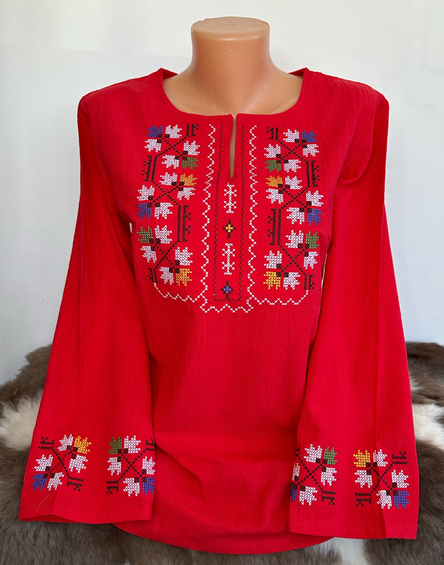 Women's embroidered shirt Flowers - red