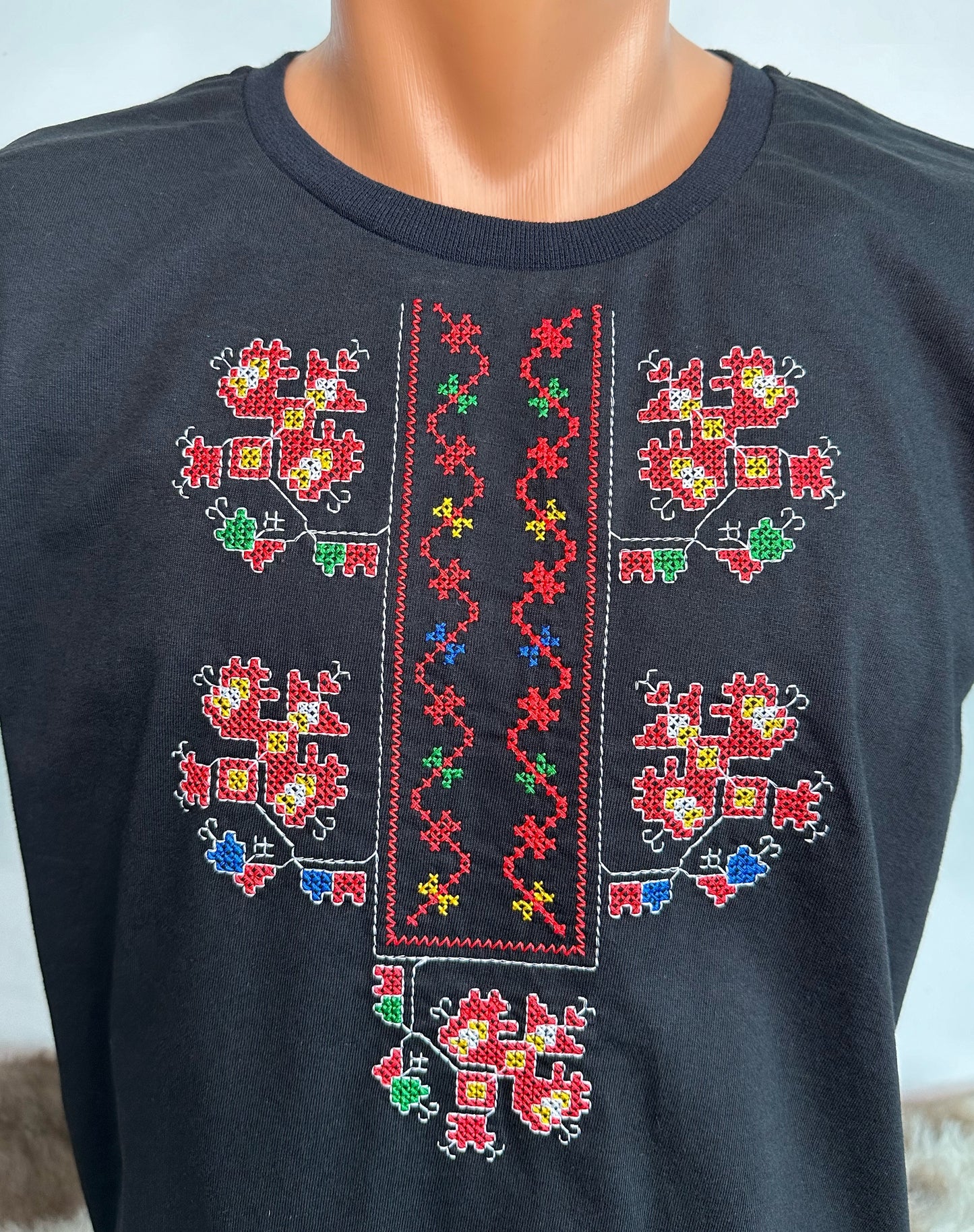 Men's black T-shirt with Gabrovo embroidery