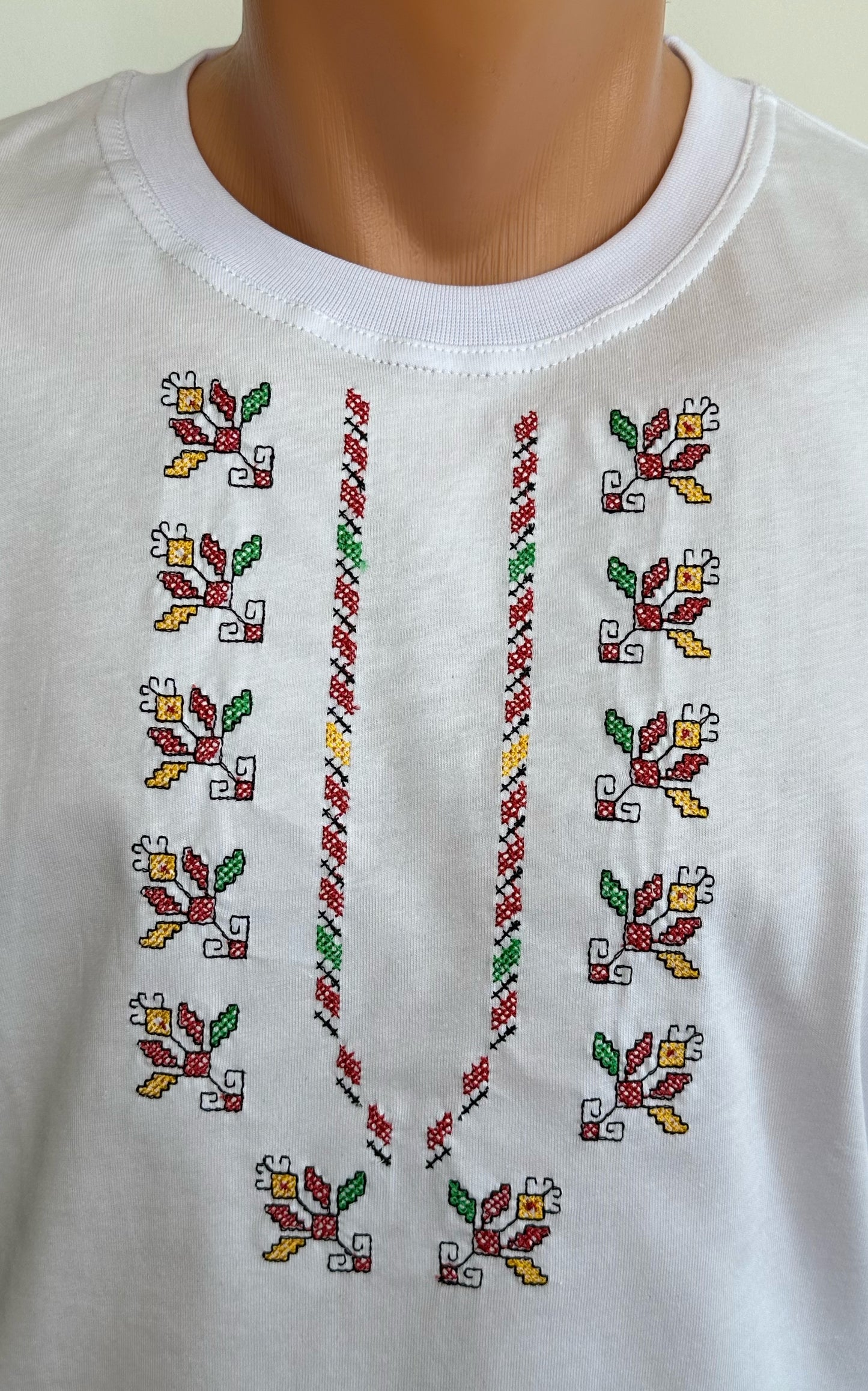 Men's T-shirt with embroidery - White