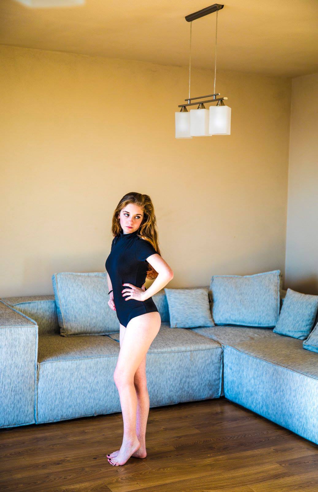 8A Short-sleeved halterneck bodysuit