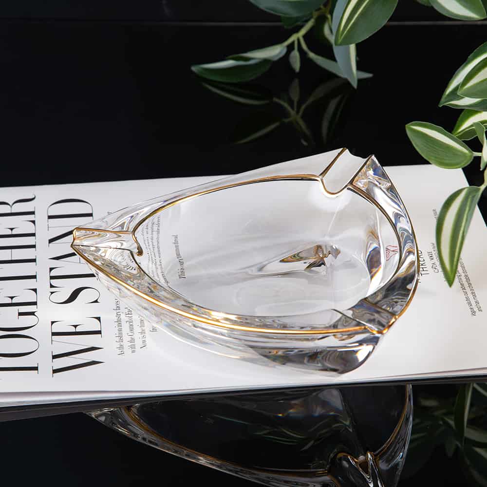 78031656 Стилен Пепелник - Страст