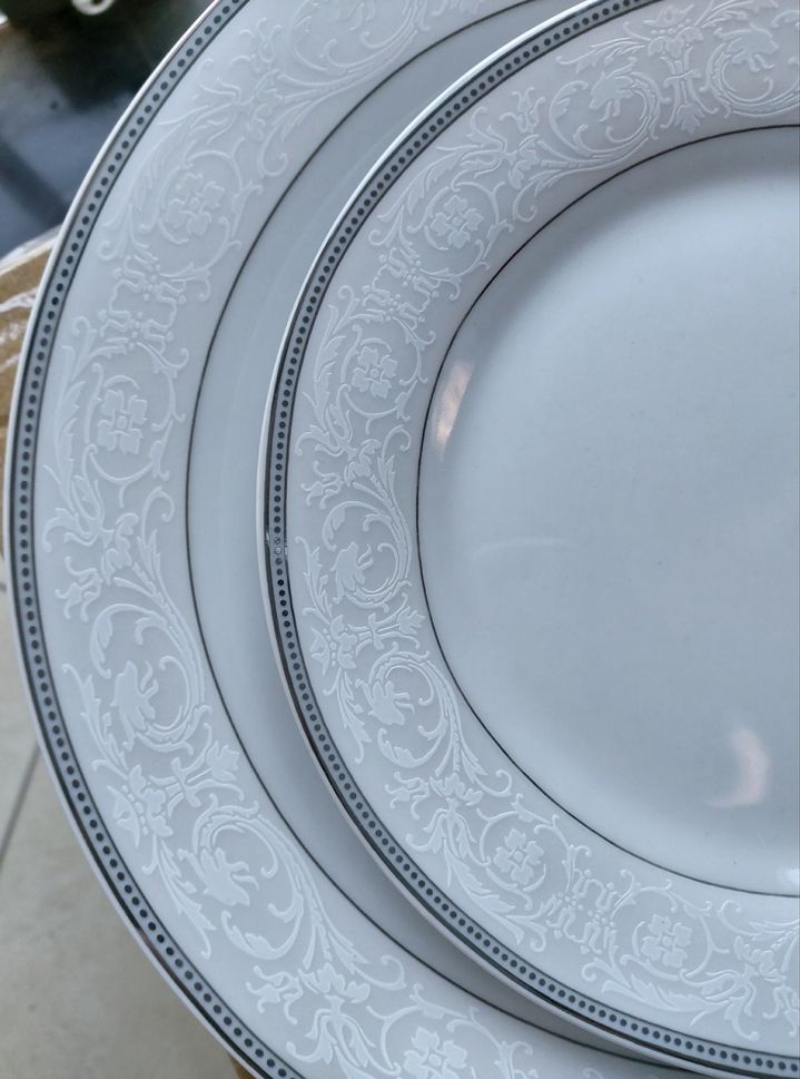 691015196820 : Сервиз 19 ч. White & Silver by Morello 01-10005