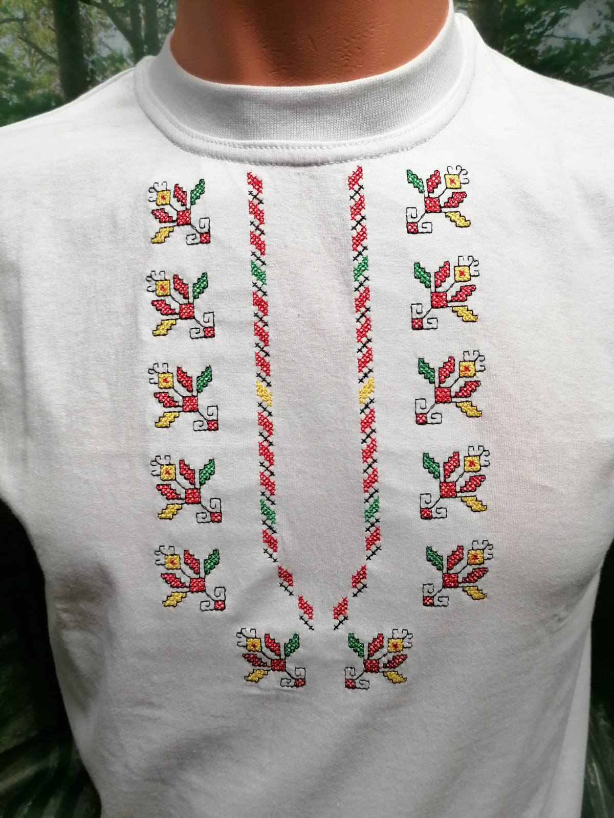 Men's T-shirt with embroidery - White