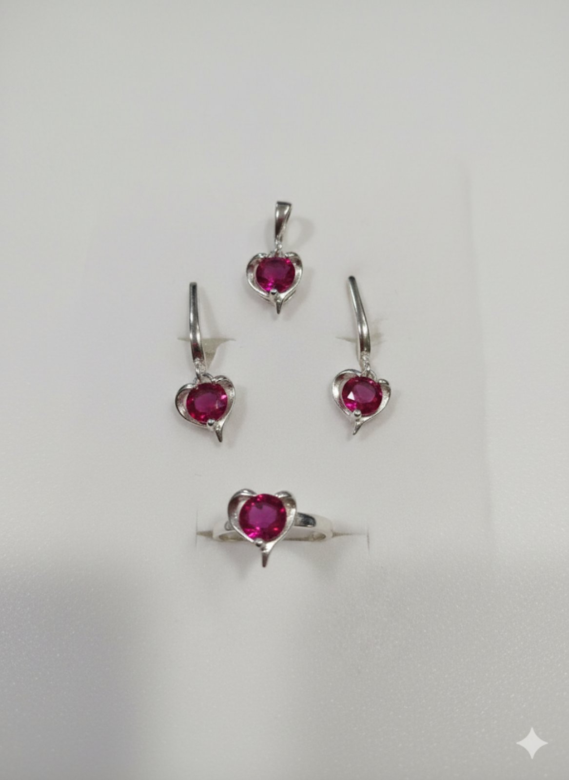 K 2345 / 491 Сребърни бижута с камък рубин. Сребро и рубин