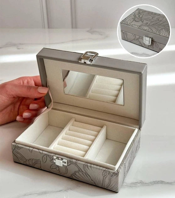 300696 Кутия за бижута- кожа