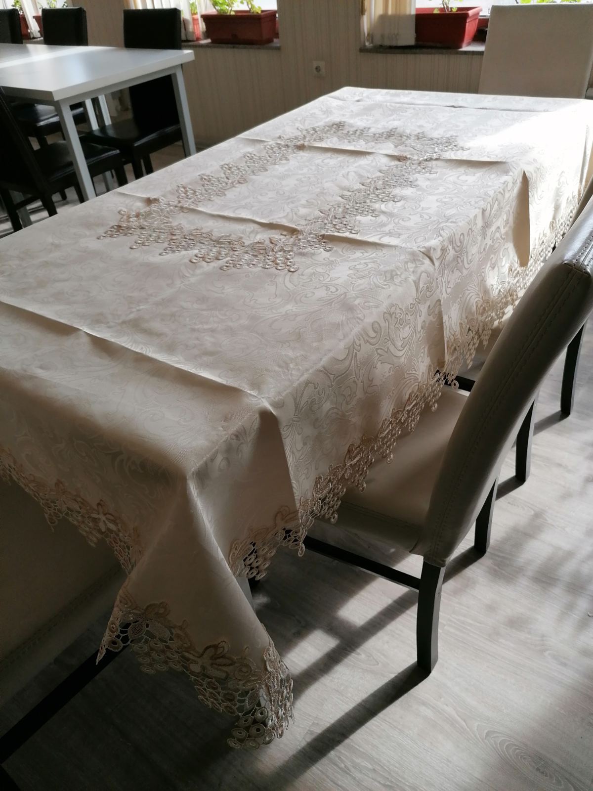 013 Луксозна покривка 150/220. Покривки за маса.