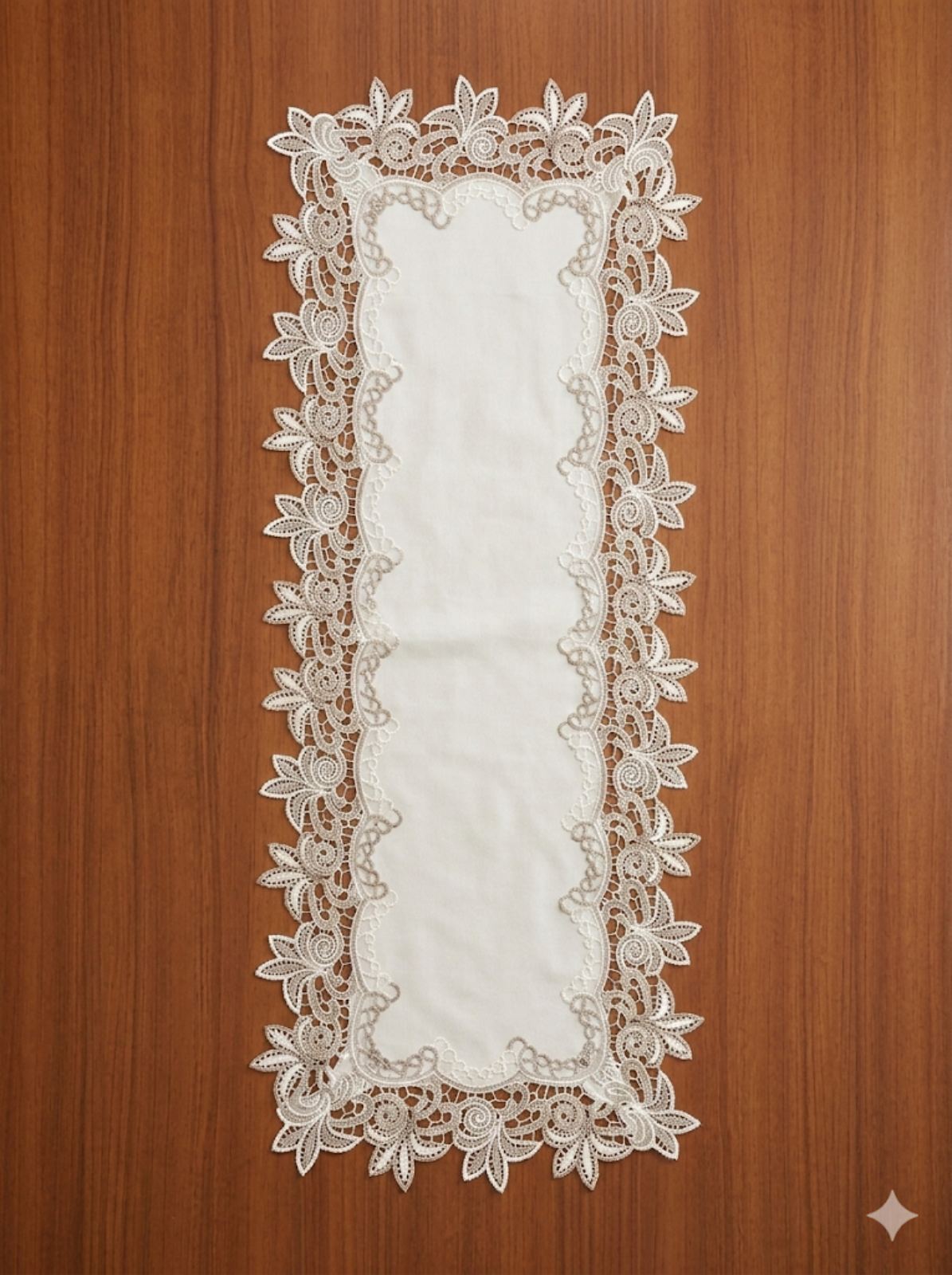 8343 Луксозна покривка - каре - тишлайфер за маса 40/80