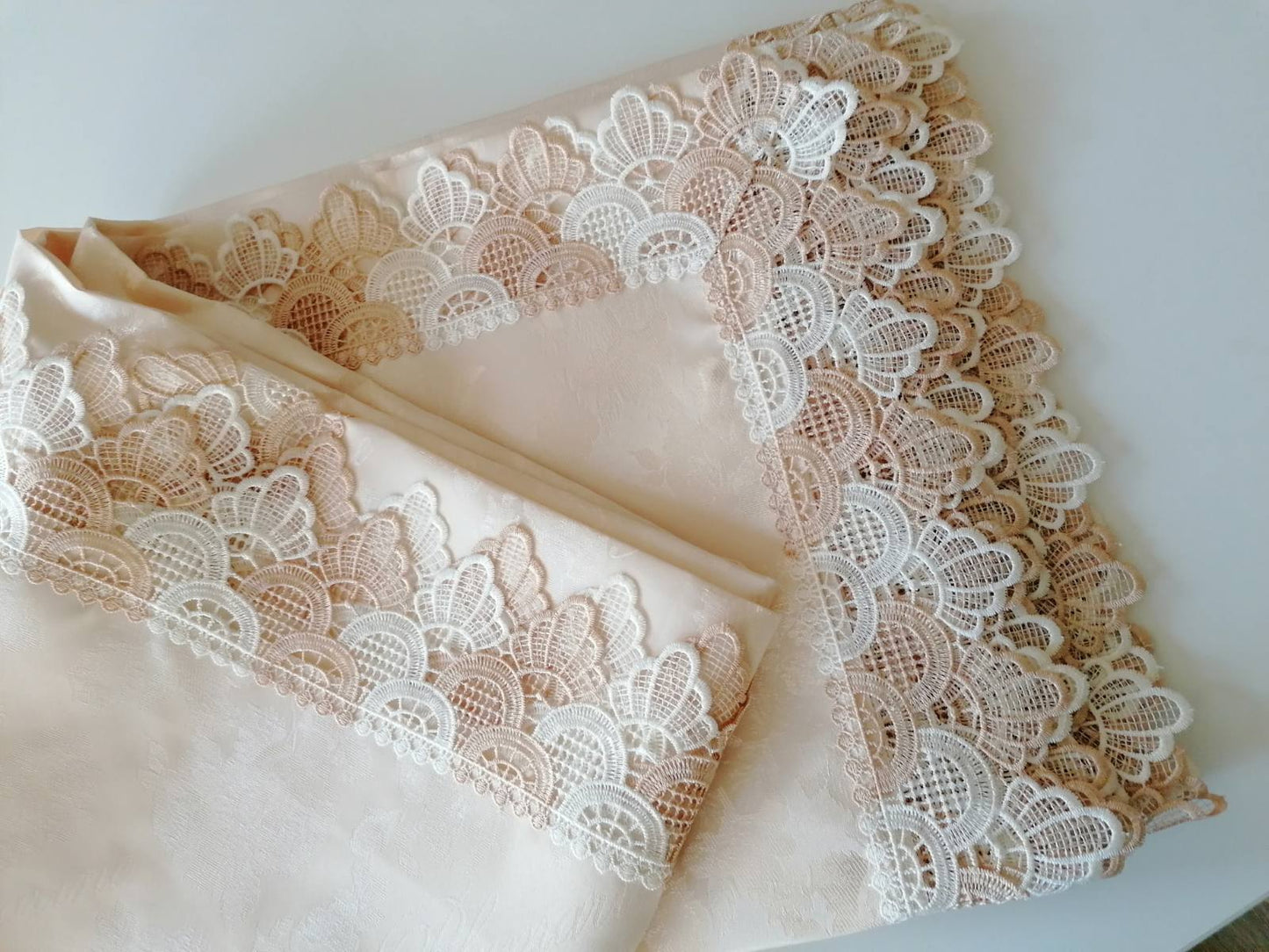 018 Луксозна покривка 180/320 Покривки за маса.