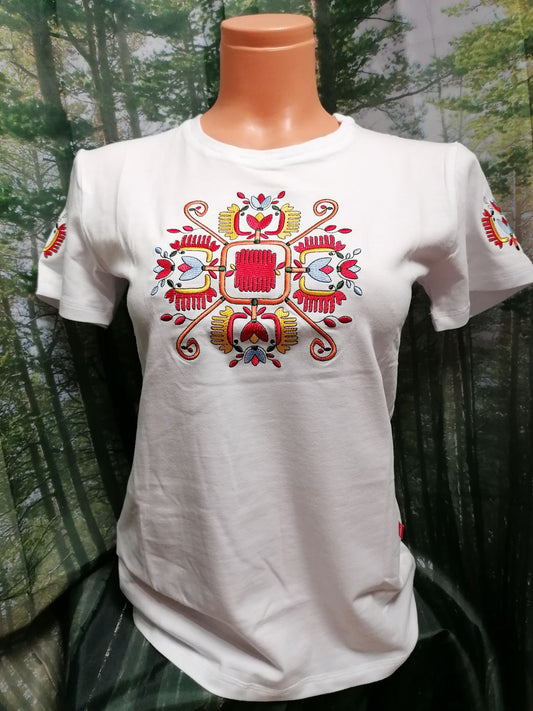 Women's T-shirt with short sleeves - embroidered