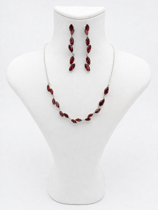 8000386 Сребърни бижута с камък рубин. Сребро с камък рубин