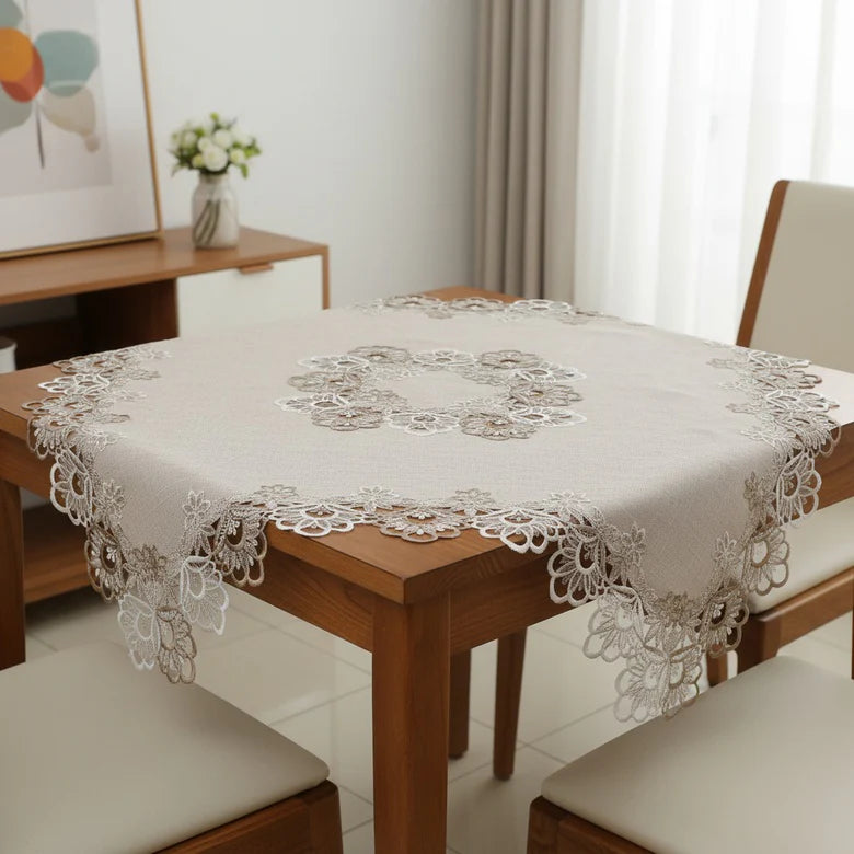 6384 Луксозна покривка- каре -тишлайфер за маса 85/85