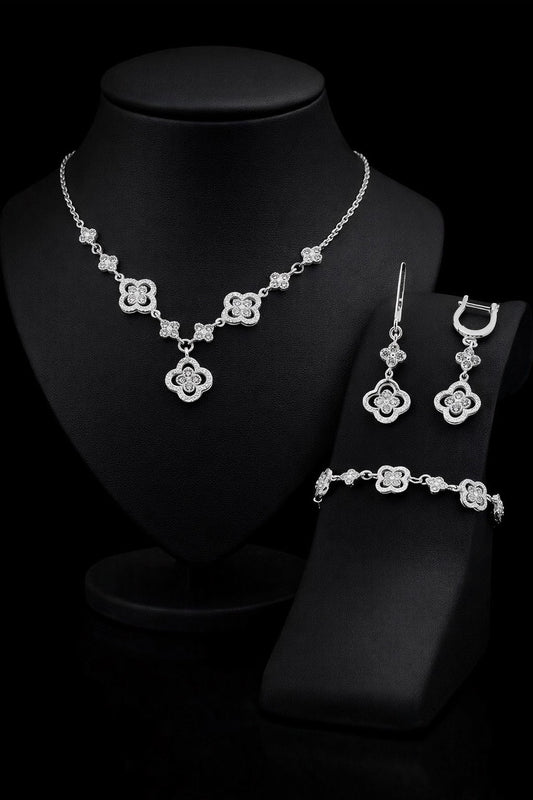 8000438 Сребърна бижутерия от България.