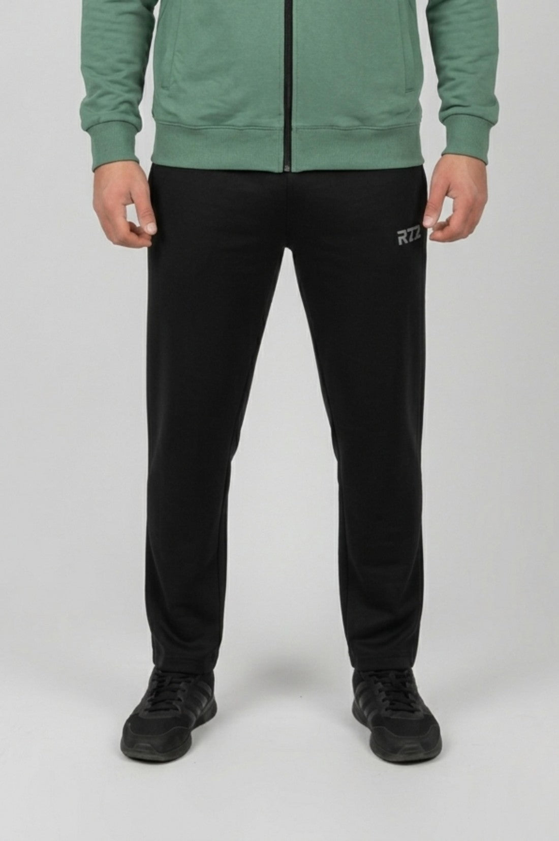 194 Мъжки памучен спортен екип – зелен с черно, без качулка.