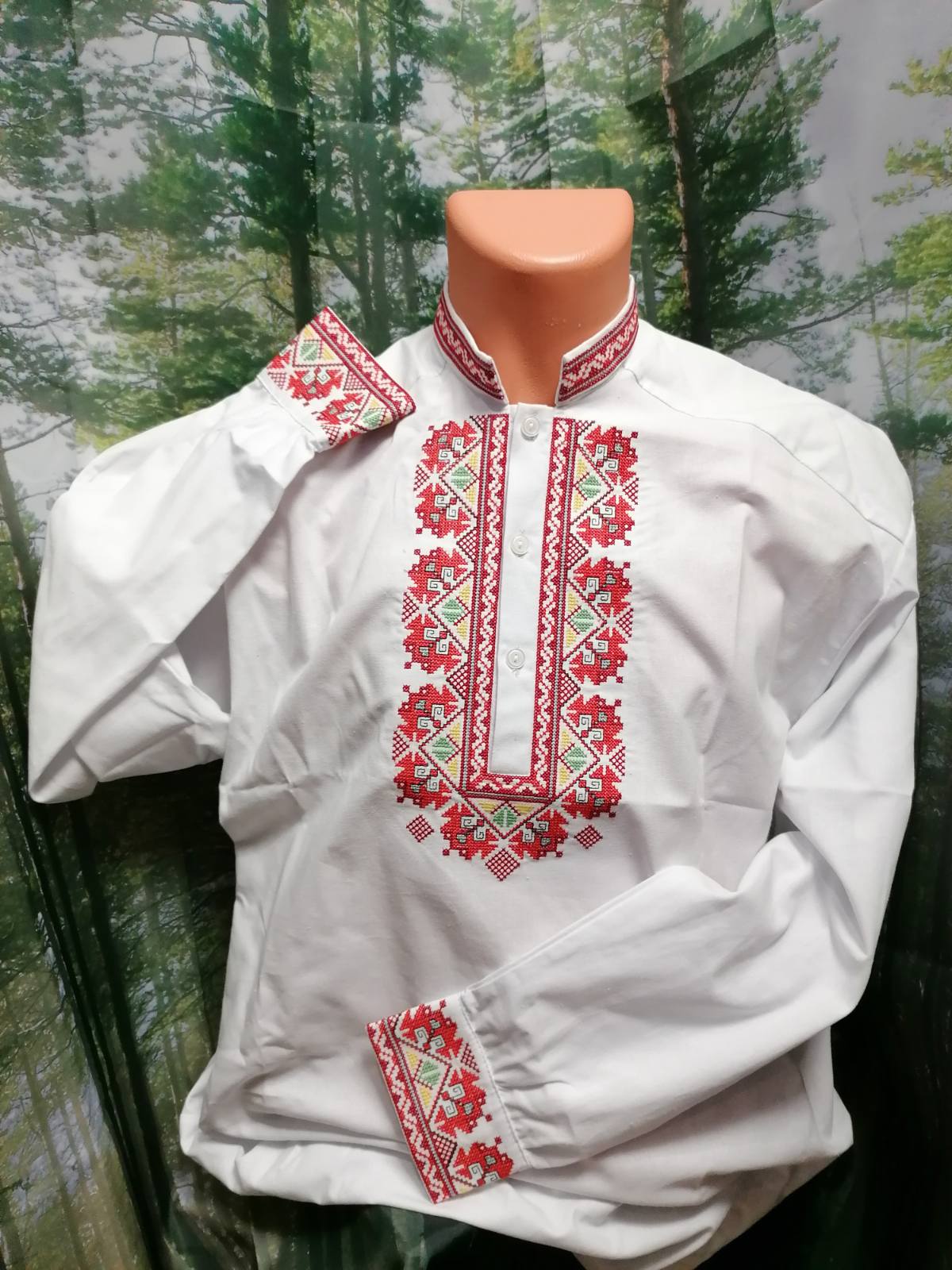 2617  Бяла мъжка бродирана риза