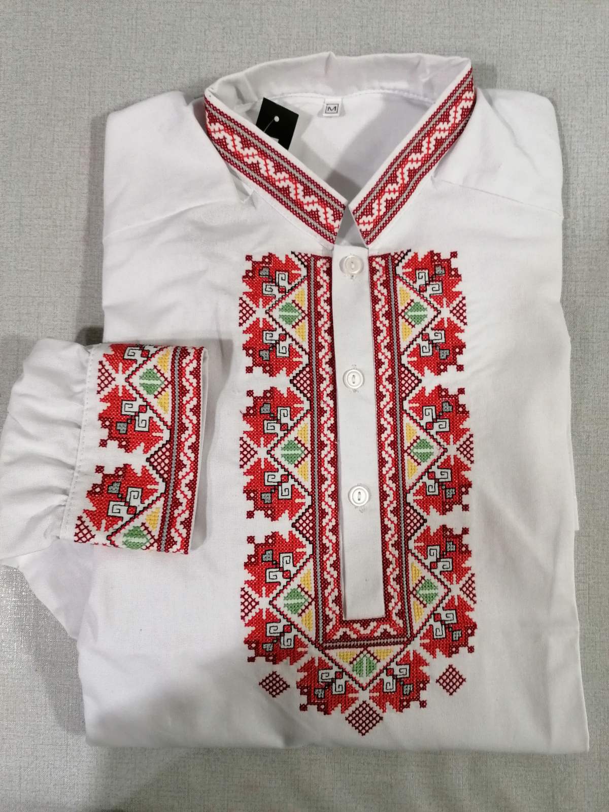 2617  Бяла мъжка бродирана риза