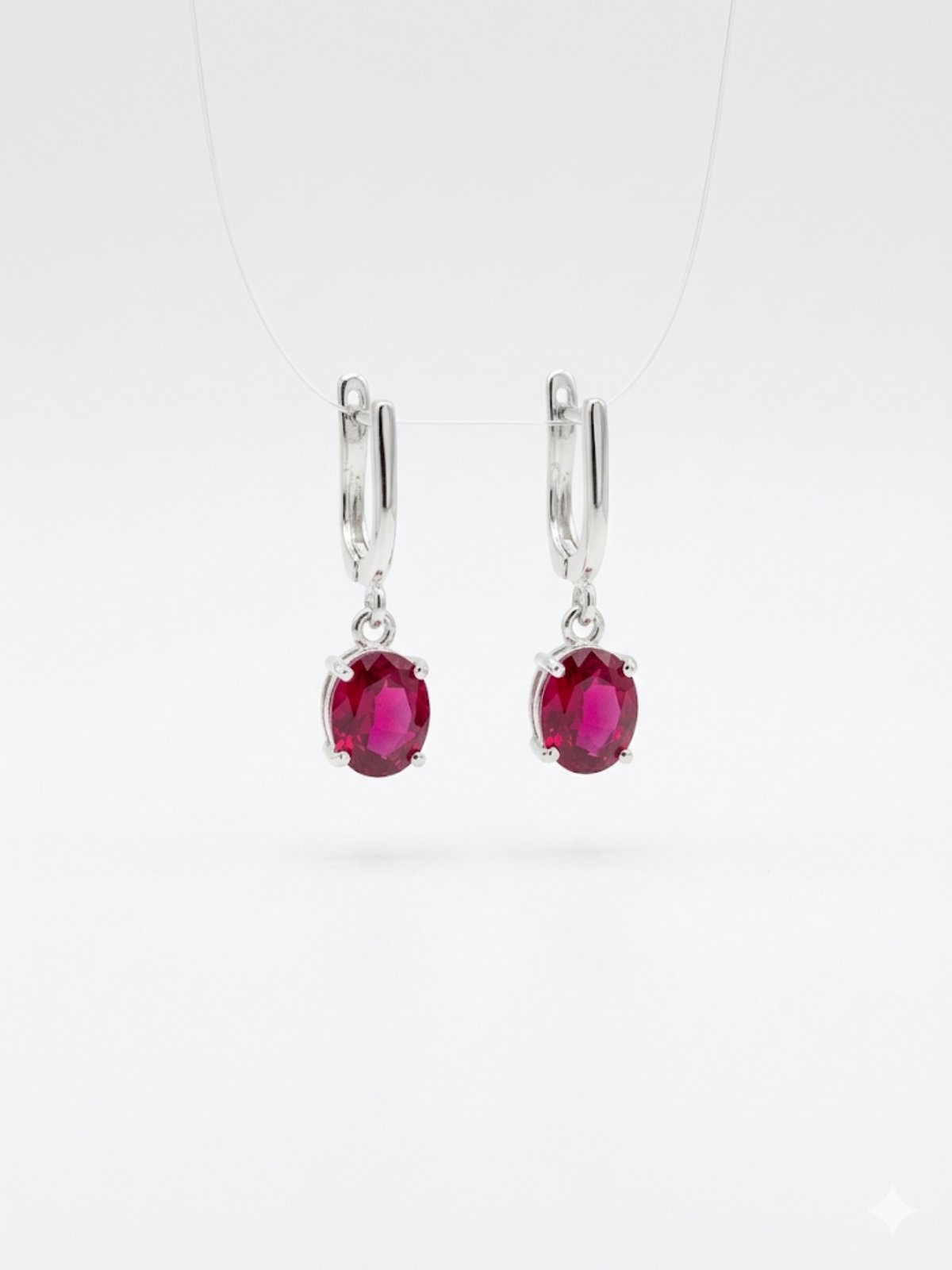 K 1935 / 491 Сребърни бижута с камък рубин. Сребро с камък  рубин 9 мм.