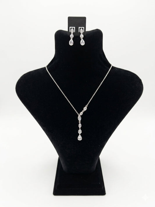 8000771 Сребърна бижутерия от България