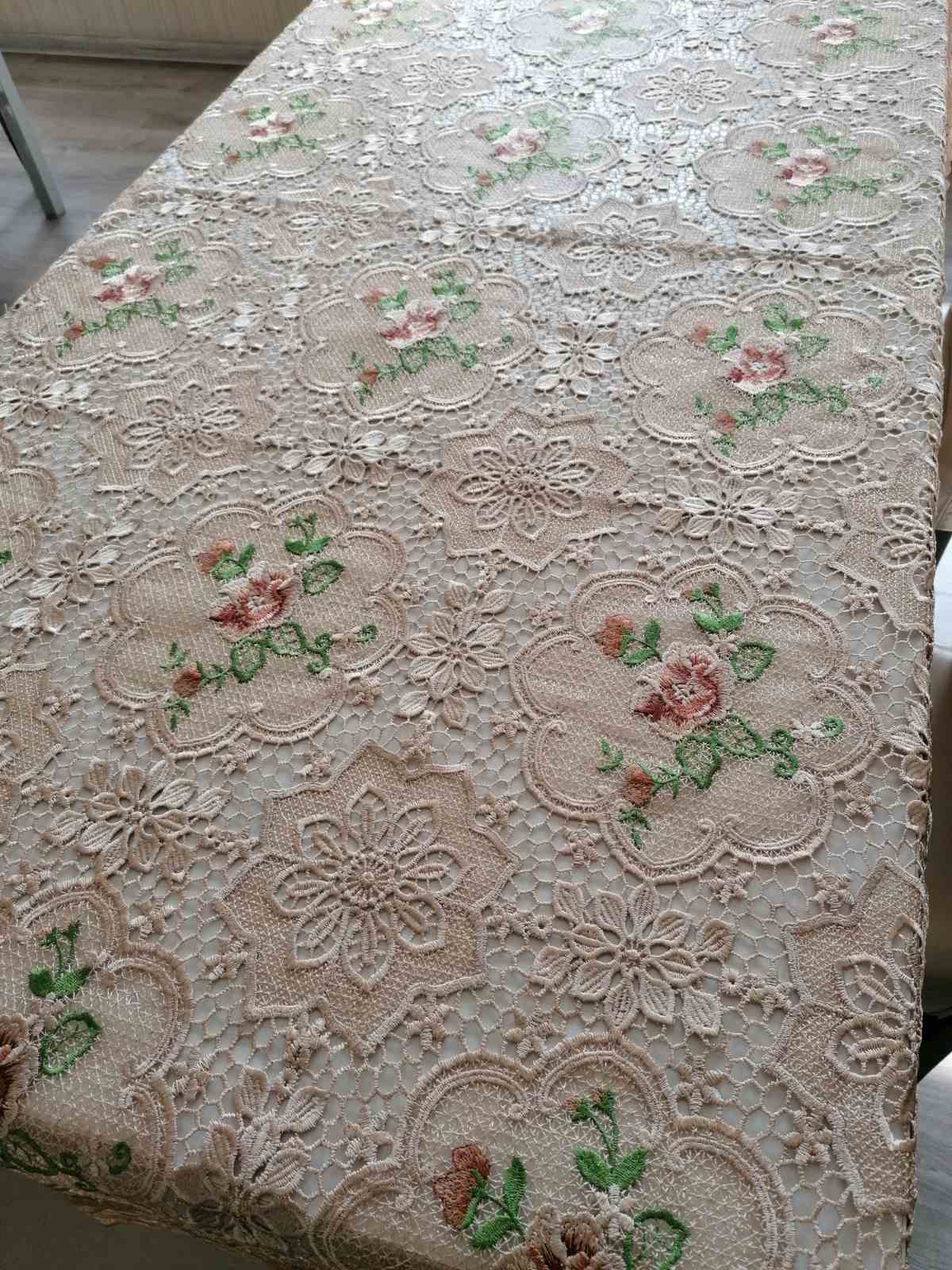 011 Луксозна покривка 150/220 Покривки за маса.