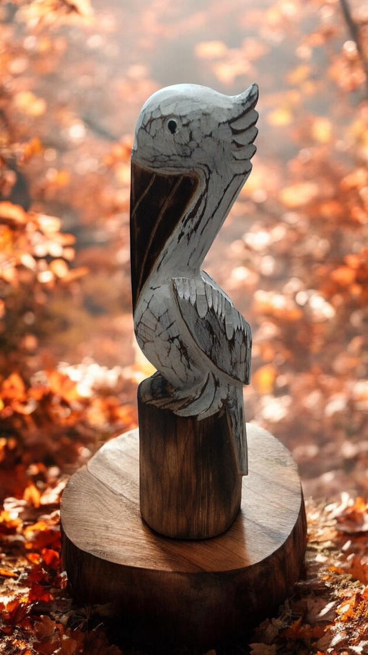 7105438 Дървен сувенир -Пеликан