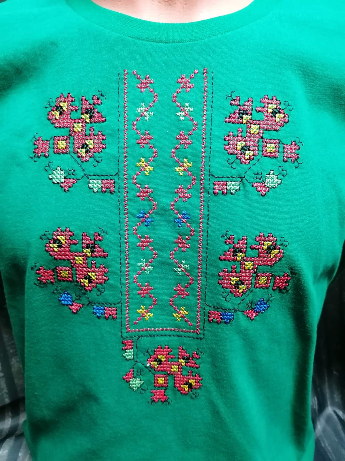 Men's green T-shirt with Gabrovo embroidery