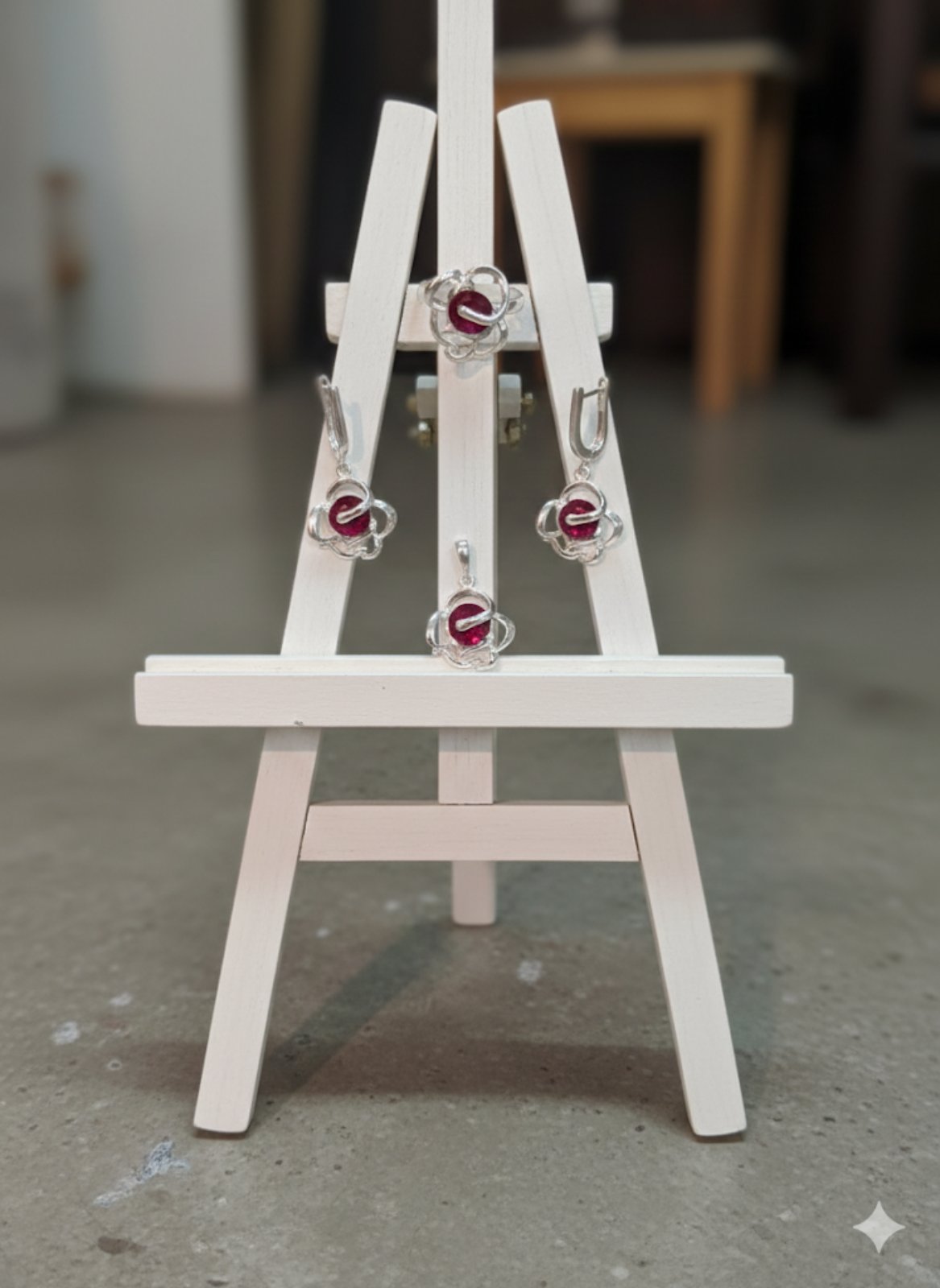 K 1845 / 491 Сребърни бижута с камък рубин. Сребро и рубин