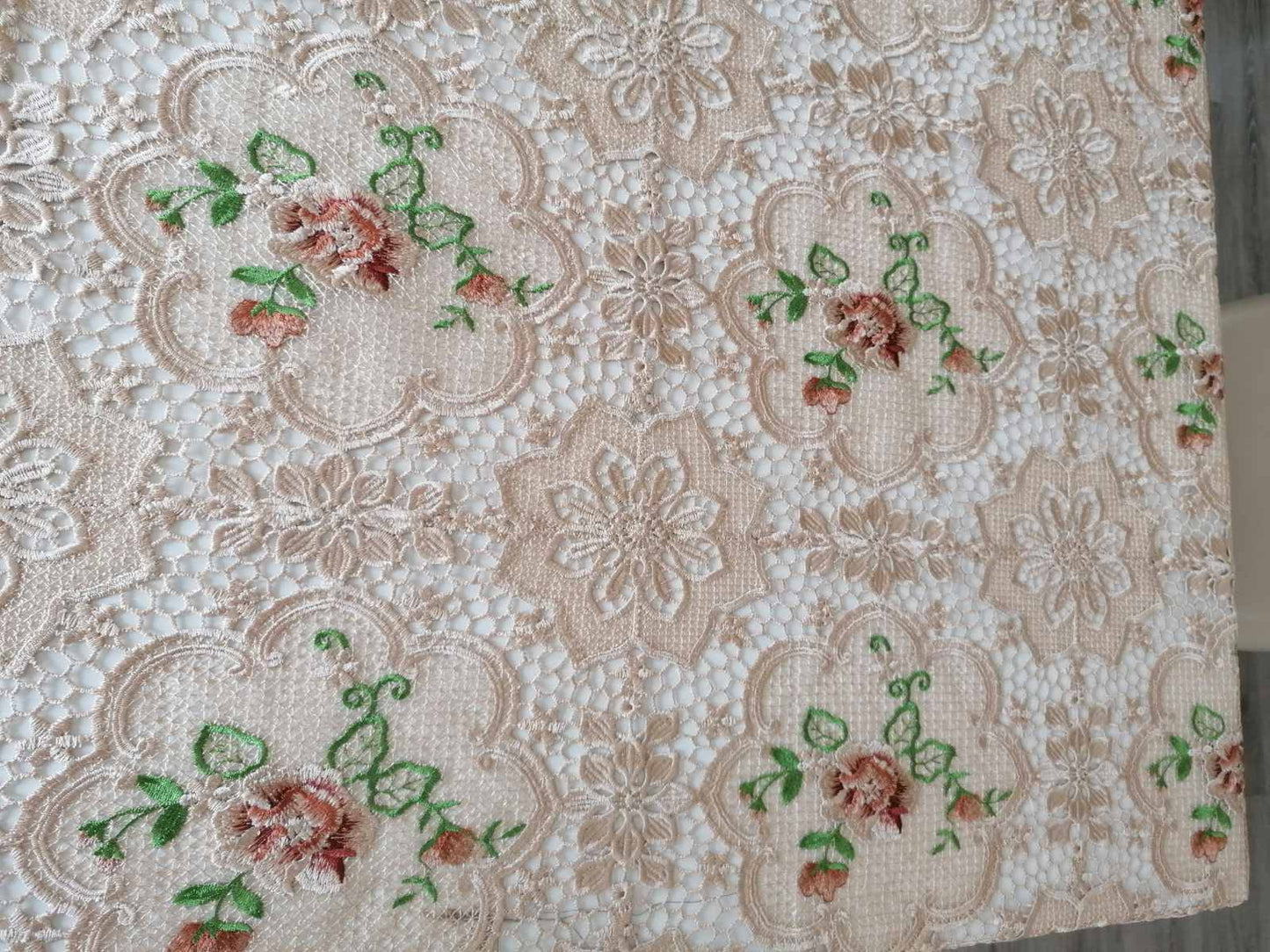 011 Луксозна покривка 150/220 Покривки за маса.