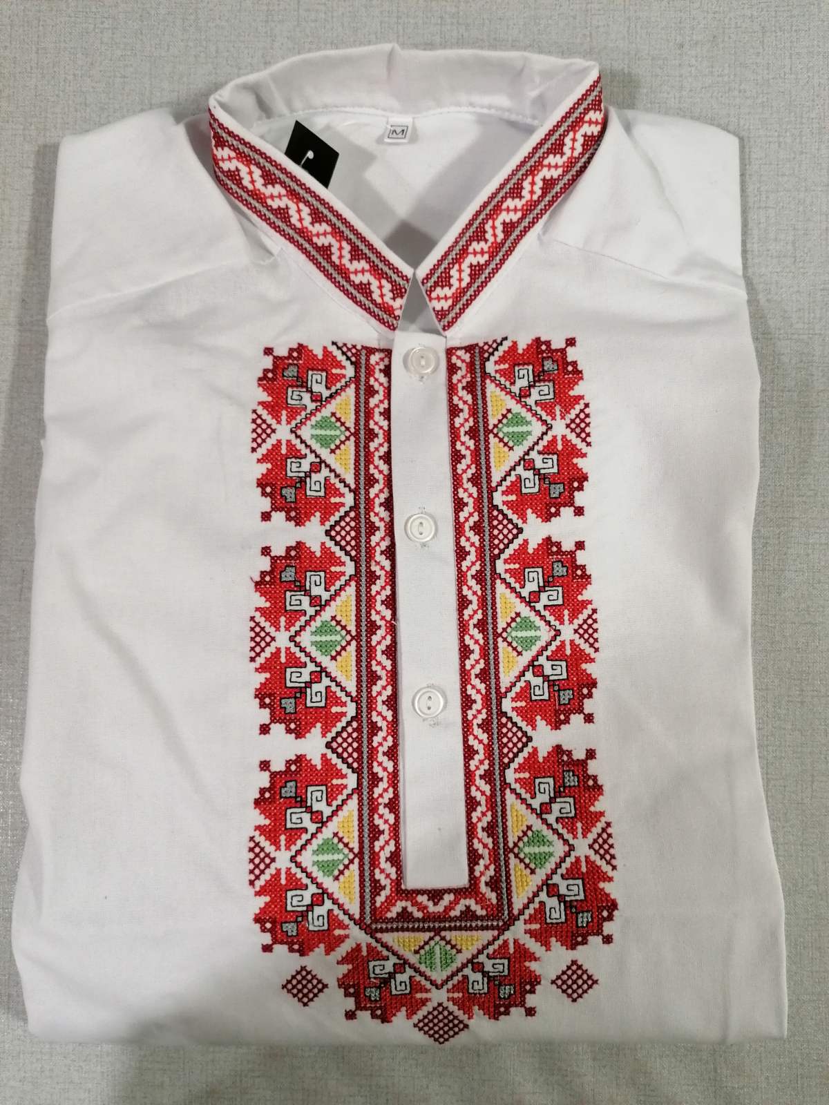 2617  Бяла мъжка бродирана риза