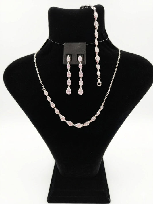 8000652 Сребърна бижутерия от България