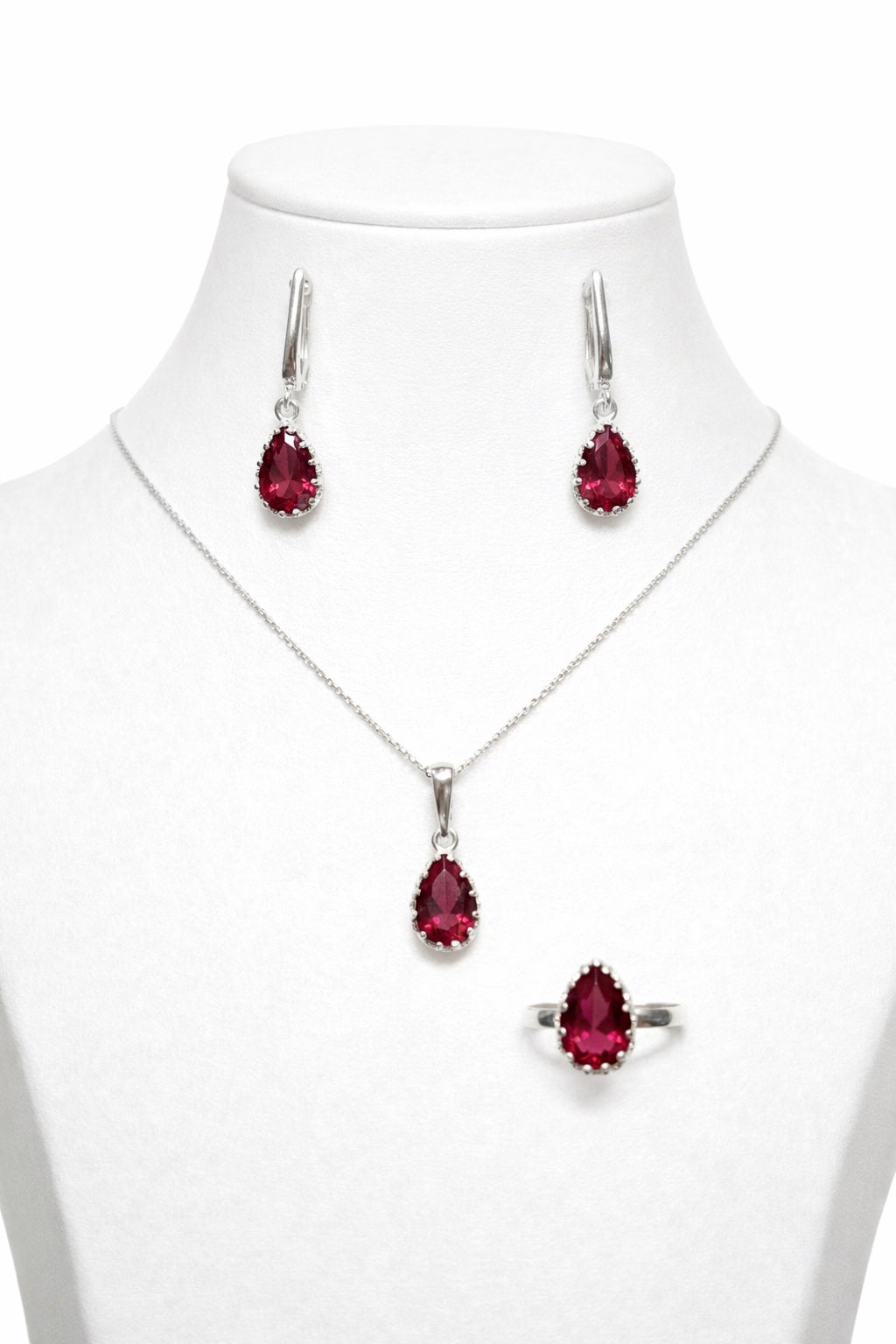 K 2949 / 491 Сребърни бижута с камък рубин. Сребро с рубин