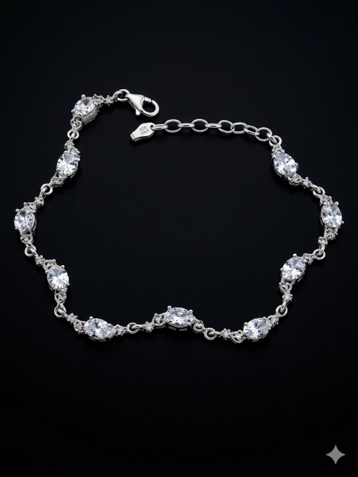 8000611 Сребърна бижутерия от България