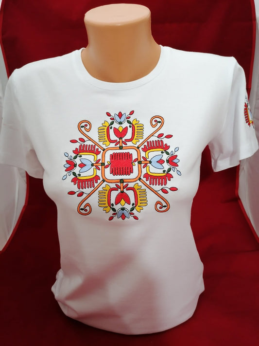 Women's T-shirt with short sleeves - embroidered