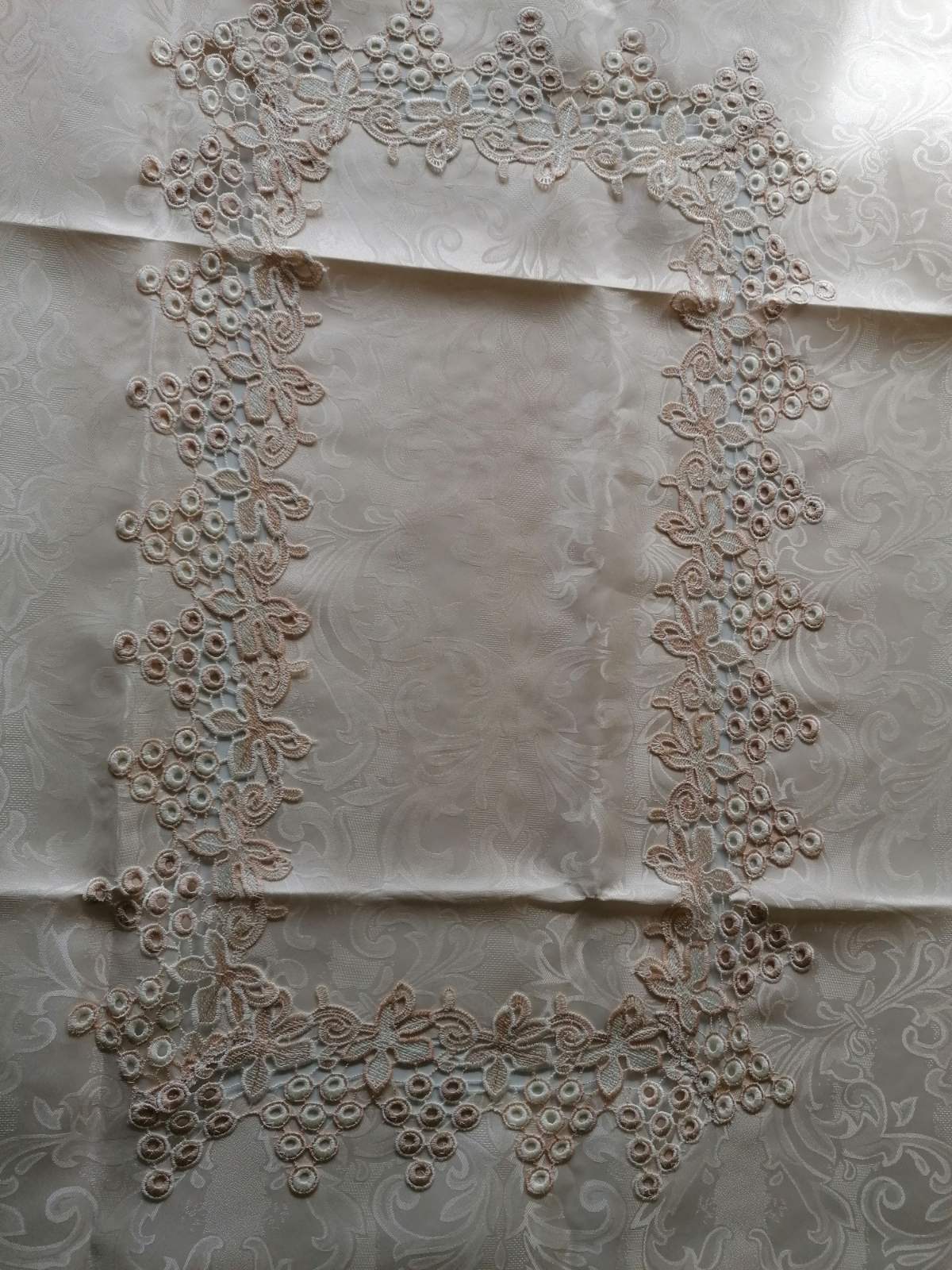 013 Луксозна покривка 150/220. Покривки за маса.