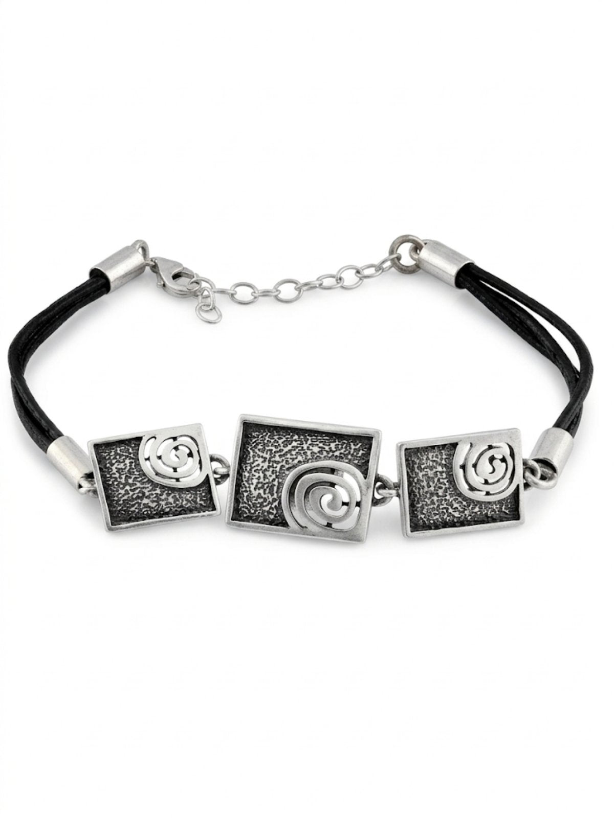 8000672 Сребърна бижутерия от България