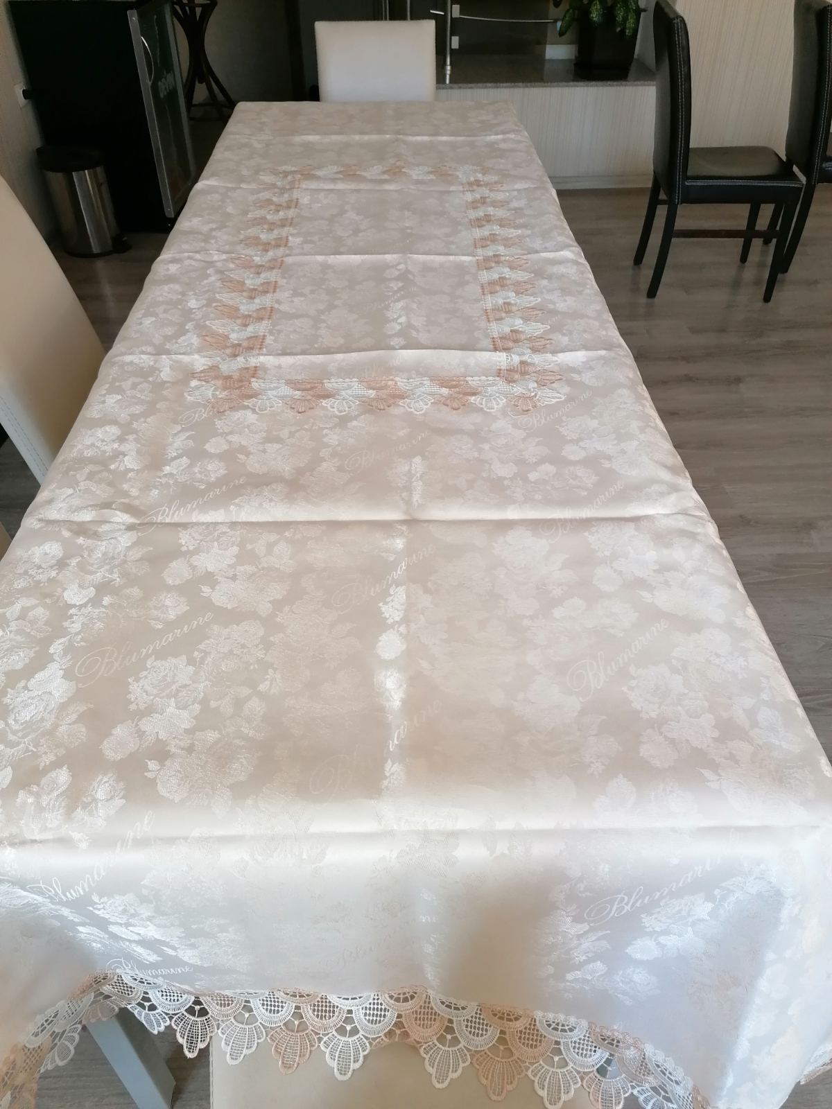 018 Луксозна покривка 180/320 Покривки за маса.