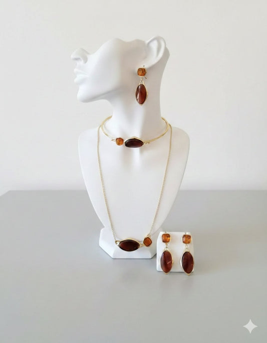 Сребърни бижута с кехлибар и позлата. Кехлибар със сребро.