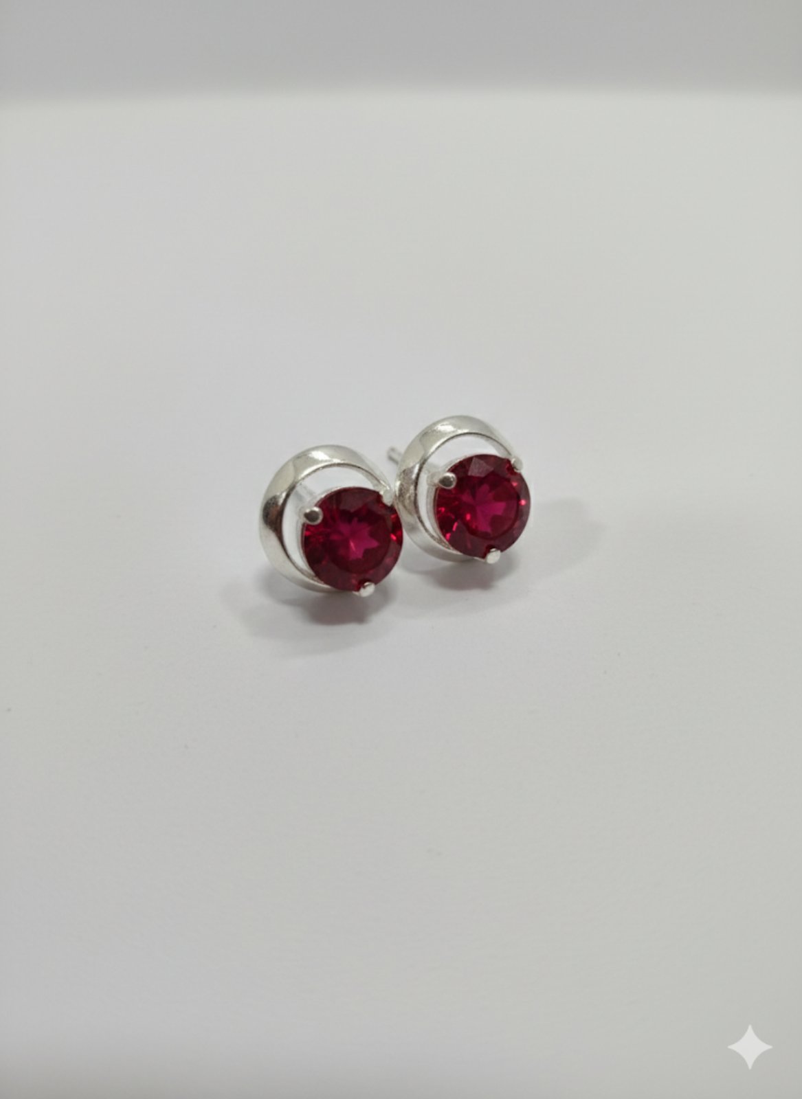 K 2542 /491 Сребърни бижута с камък рубин. Сребро и рубин