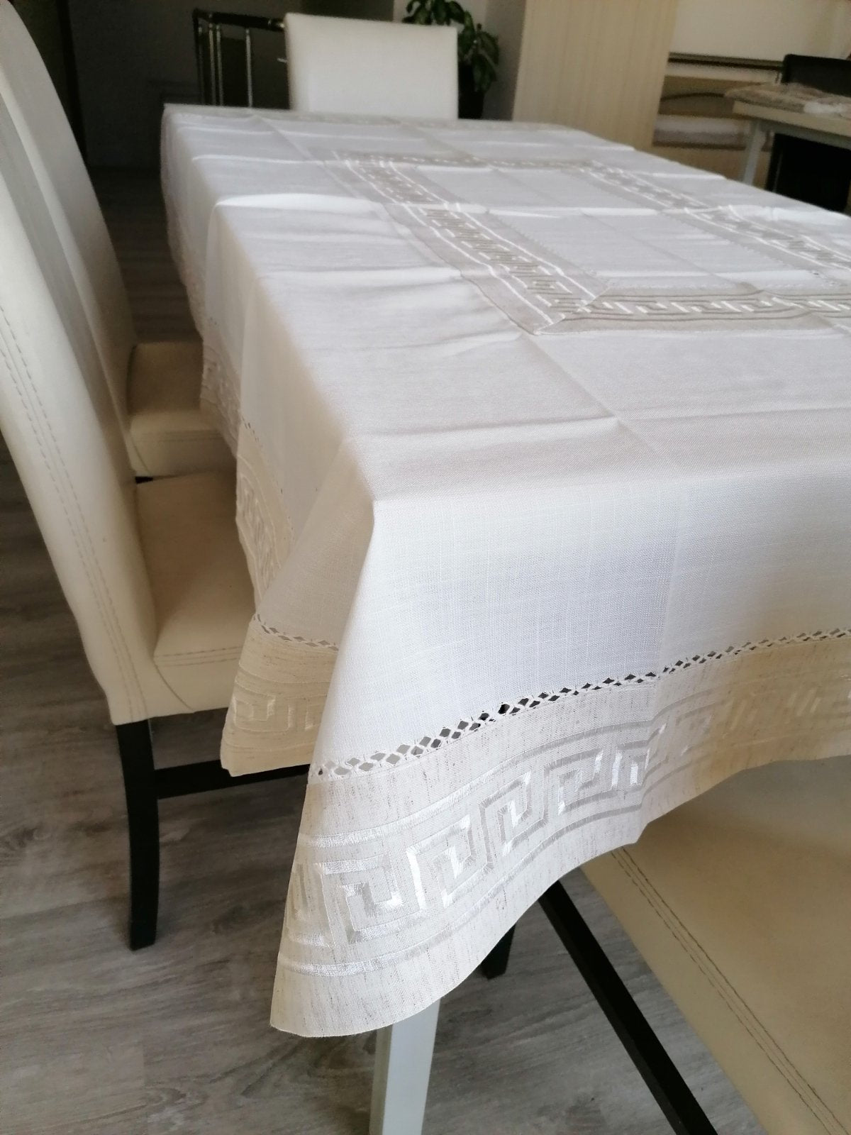 SG 01-1 Стилна покривка за маса 130/180