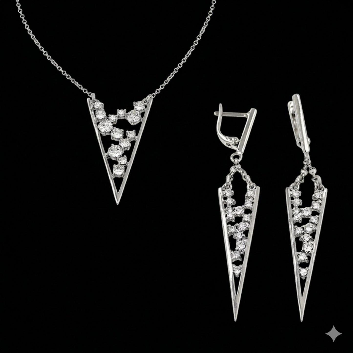 8000117 Сребърна бижутерия от България