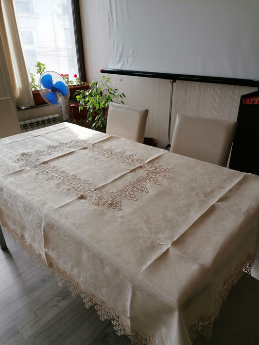 013 Луксозна покривка 100/160 Покривки за маса.