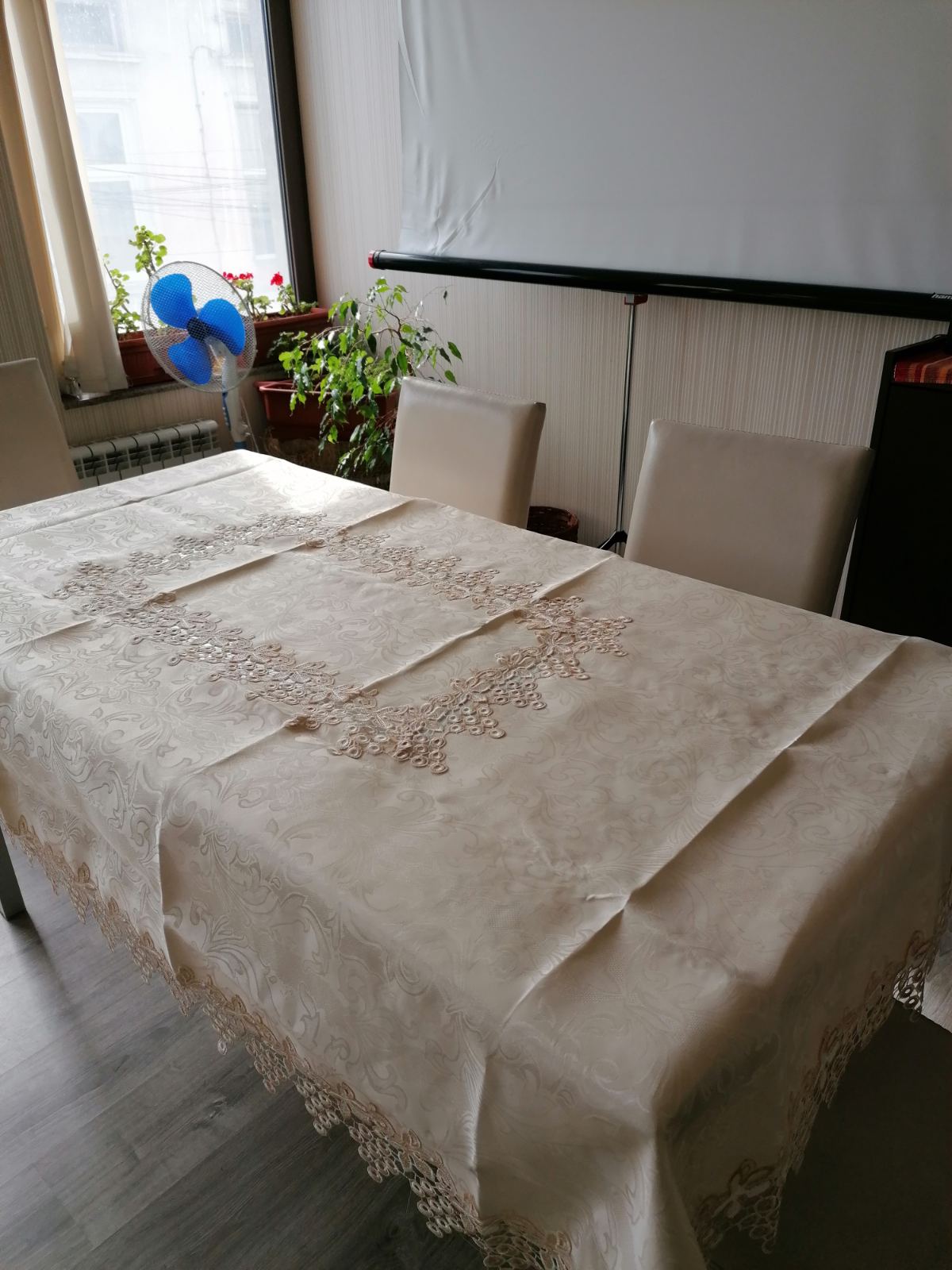 013 Луксозна покривка 150/220. Покривки за маса.