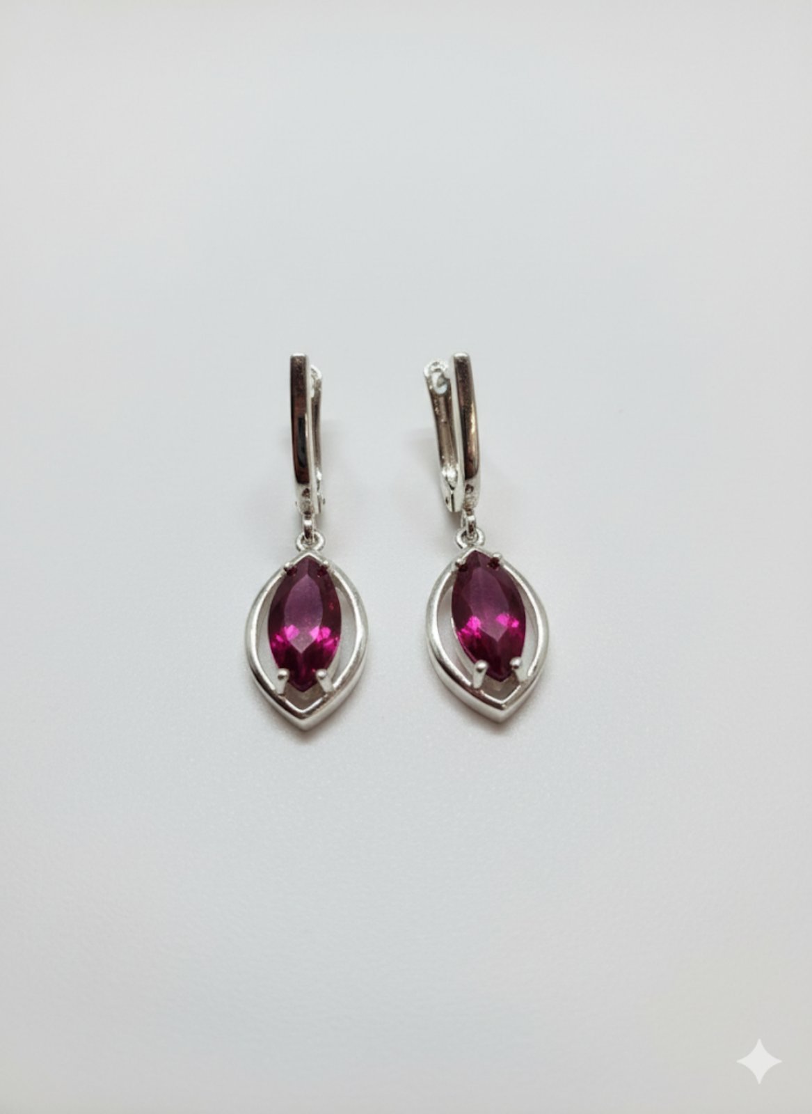 K 3289 / 491 Сребърни бижута с камък рубин. Сребро и рубин