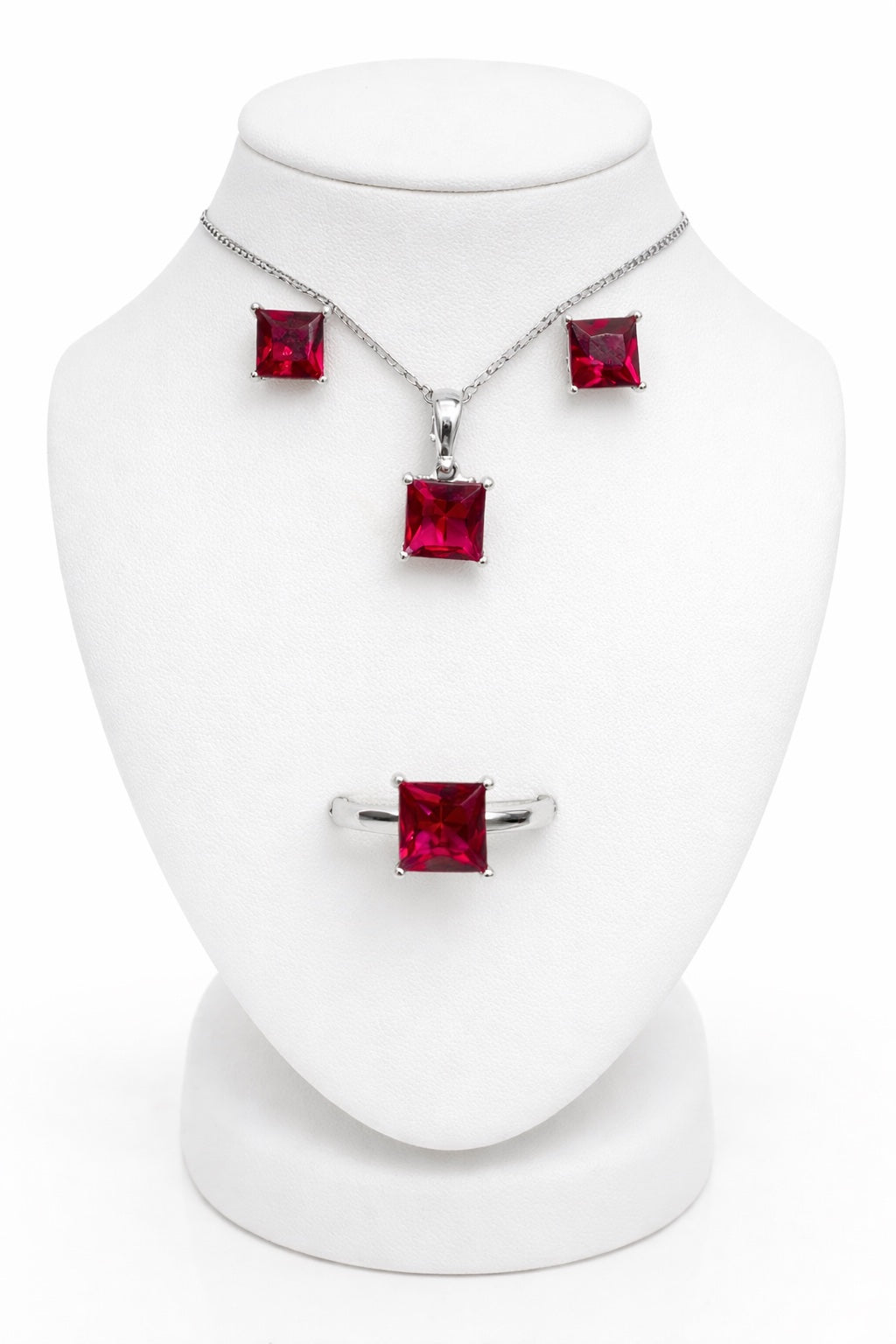 K 2088 /491 Сребърни бижута с камък рубин. Сребро и рубин