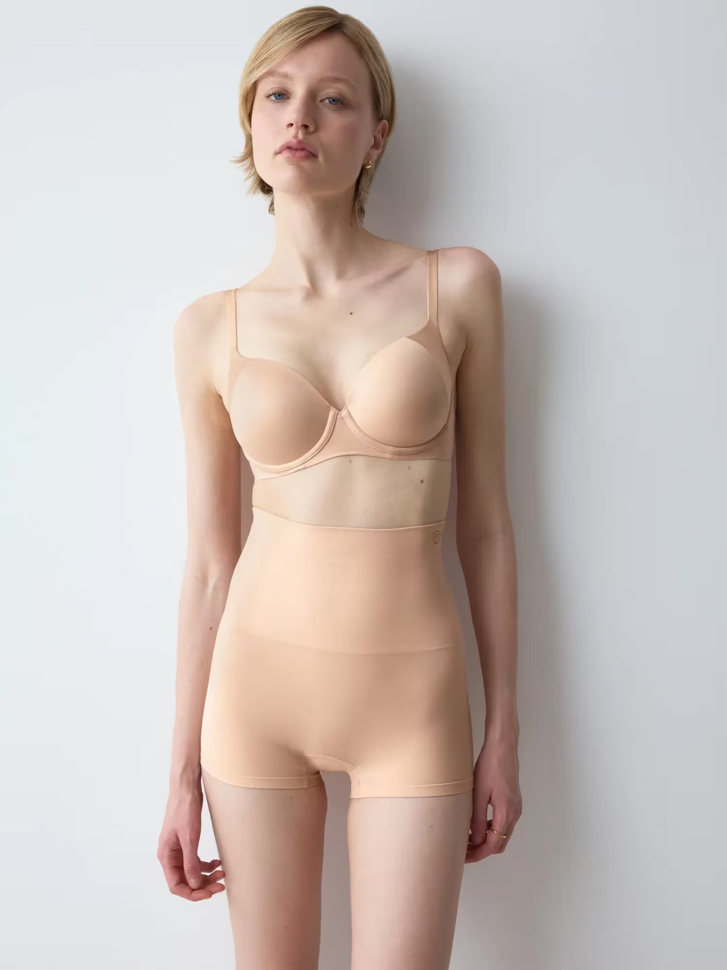 10194318 Body Make-up Soft Touch WP EX 99% налични. Изпащаме веднага