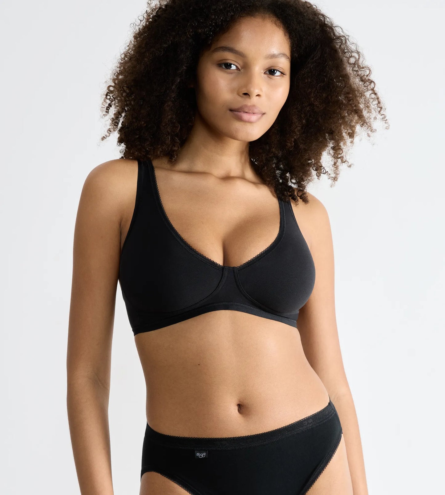 10222327 Sloggi Basic+Sott Bra Сутиен без банел с  80 % памук.